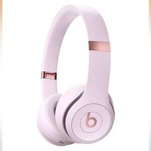NWOT Beats Solo 4 Headphones in Cloud Pink